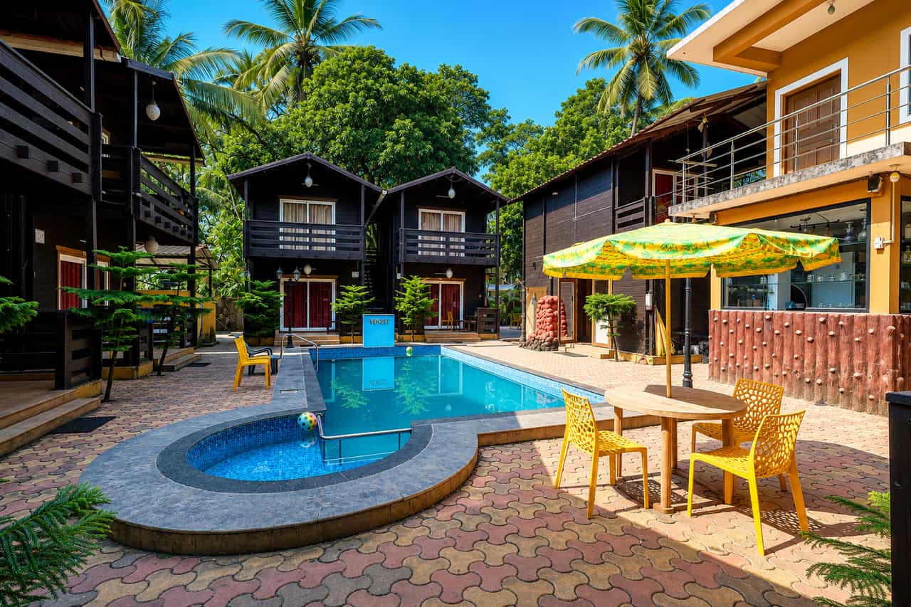 WENZET Cottages — facade, pool and sundeck on arrival